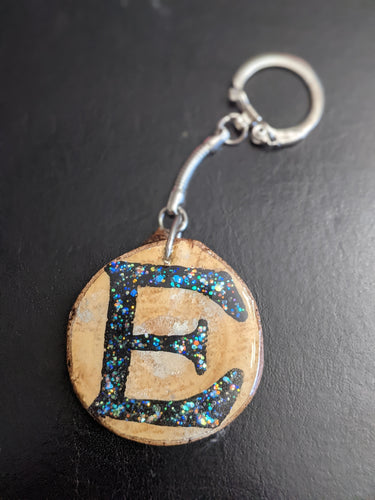 initial black letter key chain wood slice key holder glitter bark epoxy resin small mini iridescent  truck jeep car flex suv 